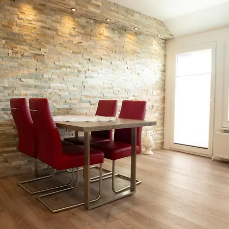 Clipper Apartment *